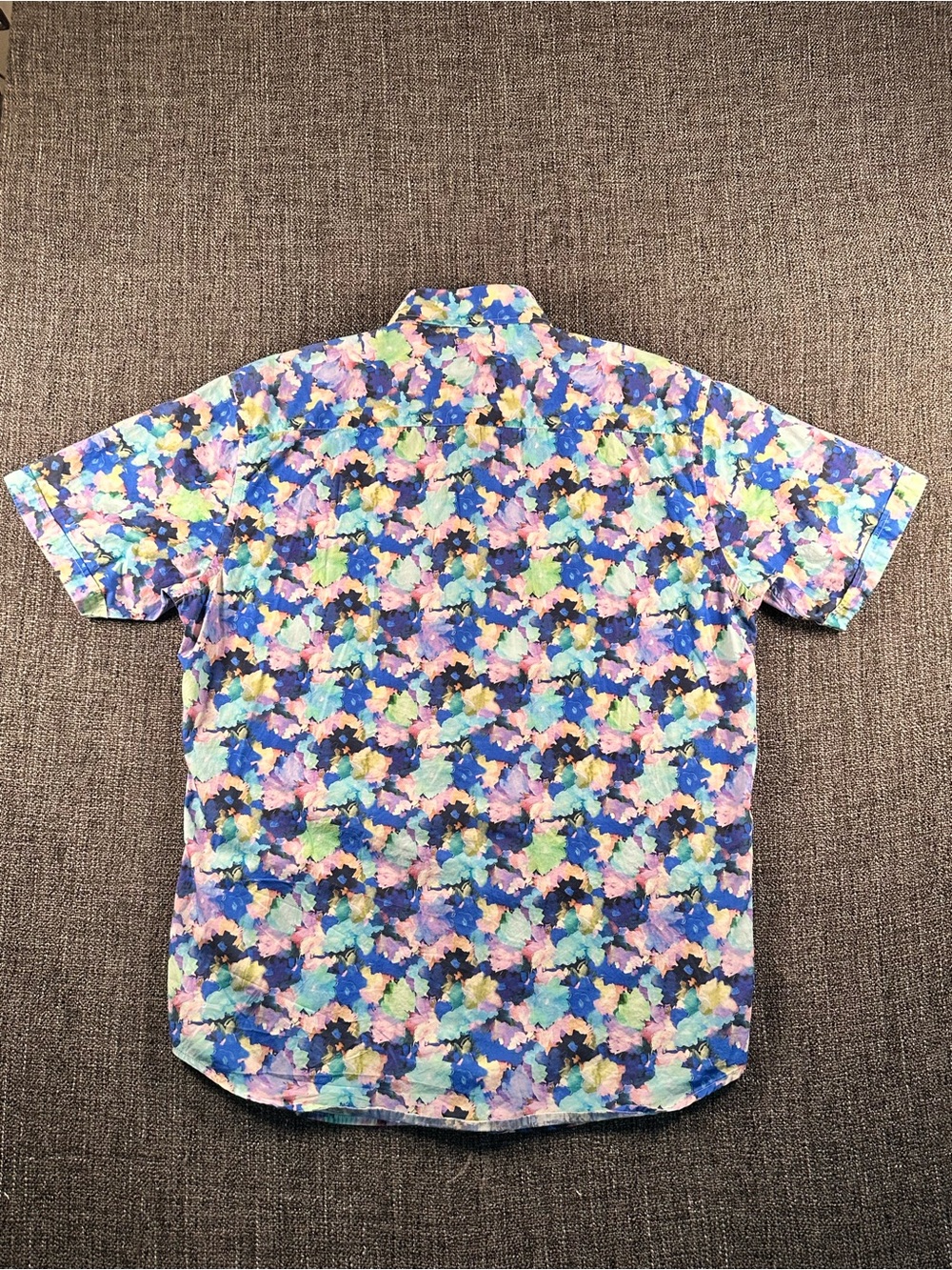 Bugatchi Shaped Fit Floral Patter Button Up Shirt! - Picture 5 of 8